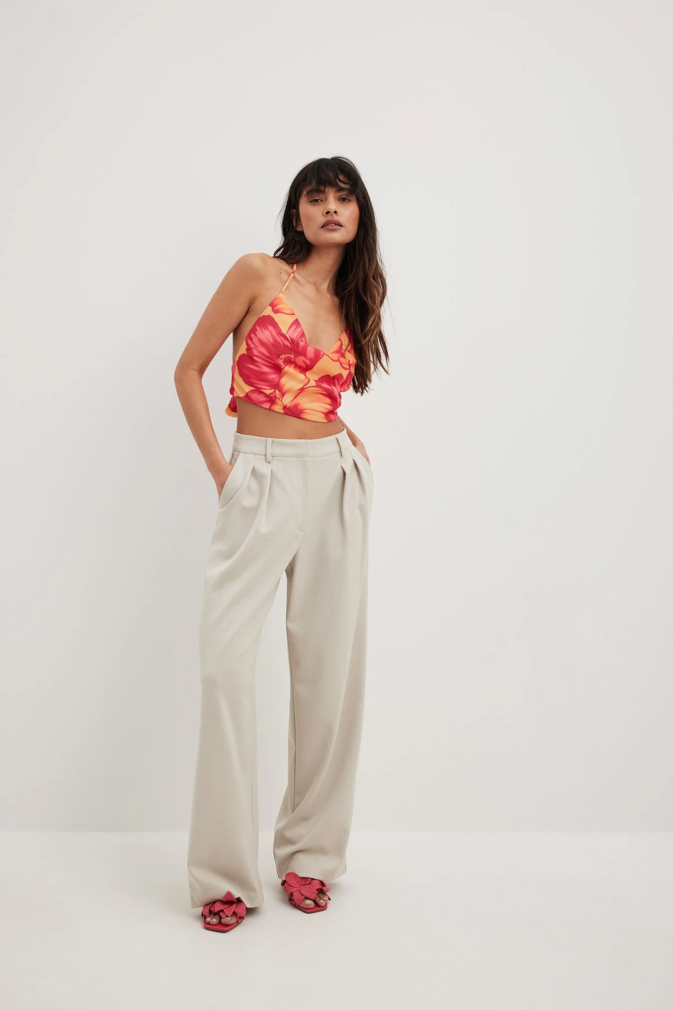 Neckholder-Top mit Wasserfallausschnitt