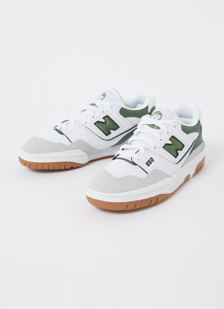 New Balance 550 -lenkkarit mokkanahkaisilla yksityiskohdilla
