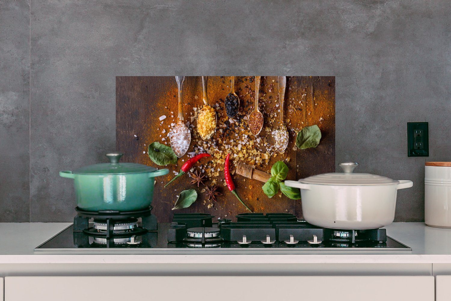 MuchoWow Küchenrückwand Löffel - Kräuter - Chili - Gewürze - Salz, (1-tlg), 60x40 cm, Herdblende aus Wandschutz, Temperaturbeständig küchen