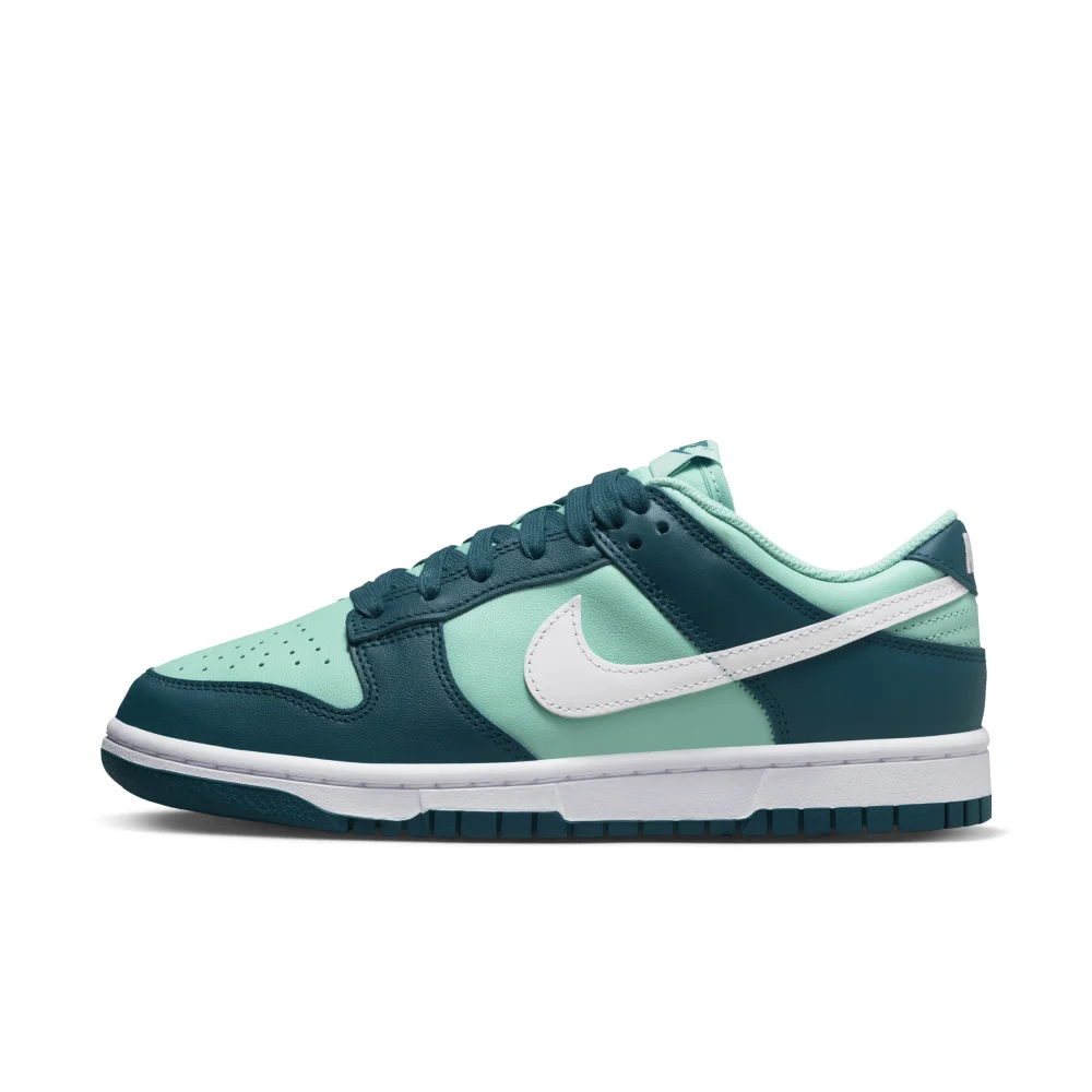 Nike Dunk Low WMNS DD1503-301 / grün