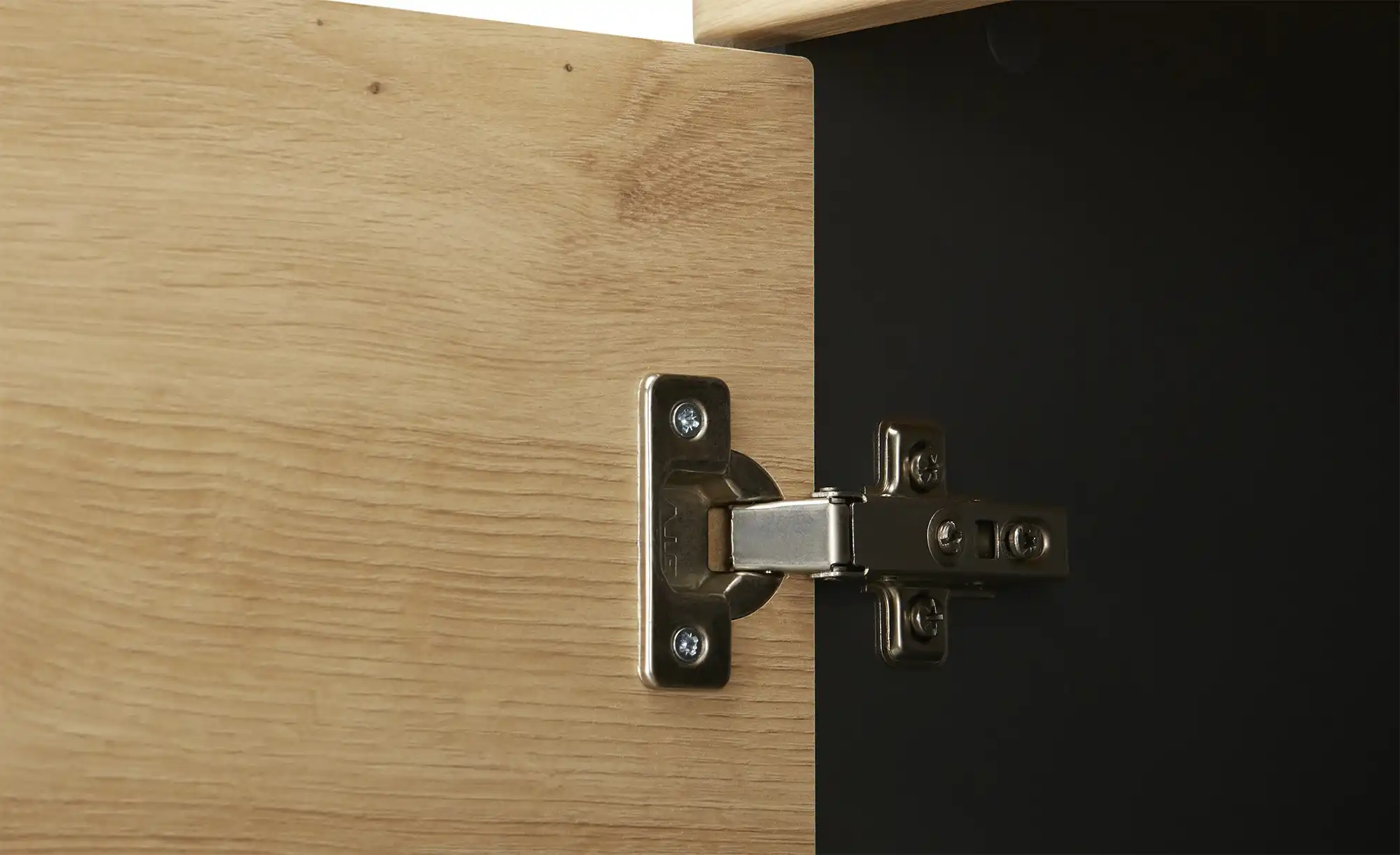 Garderobenschrank