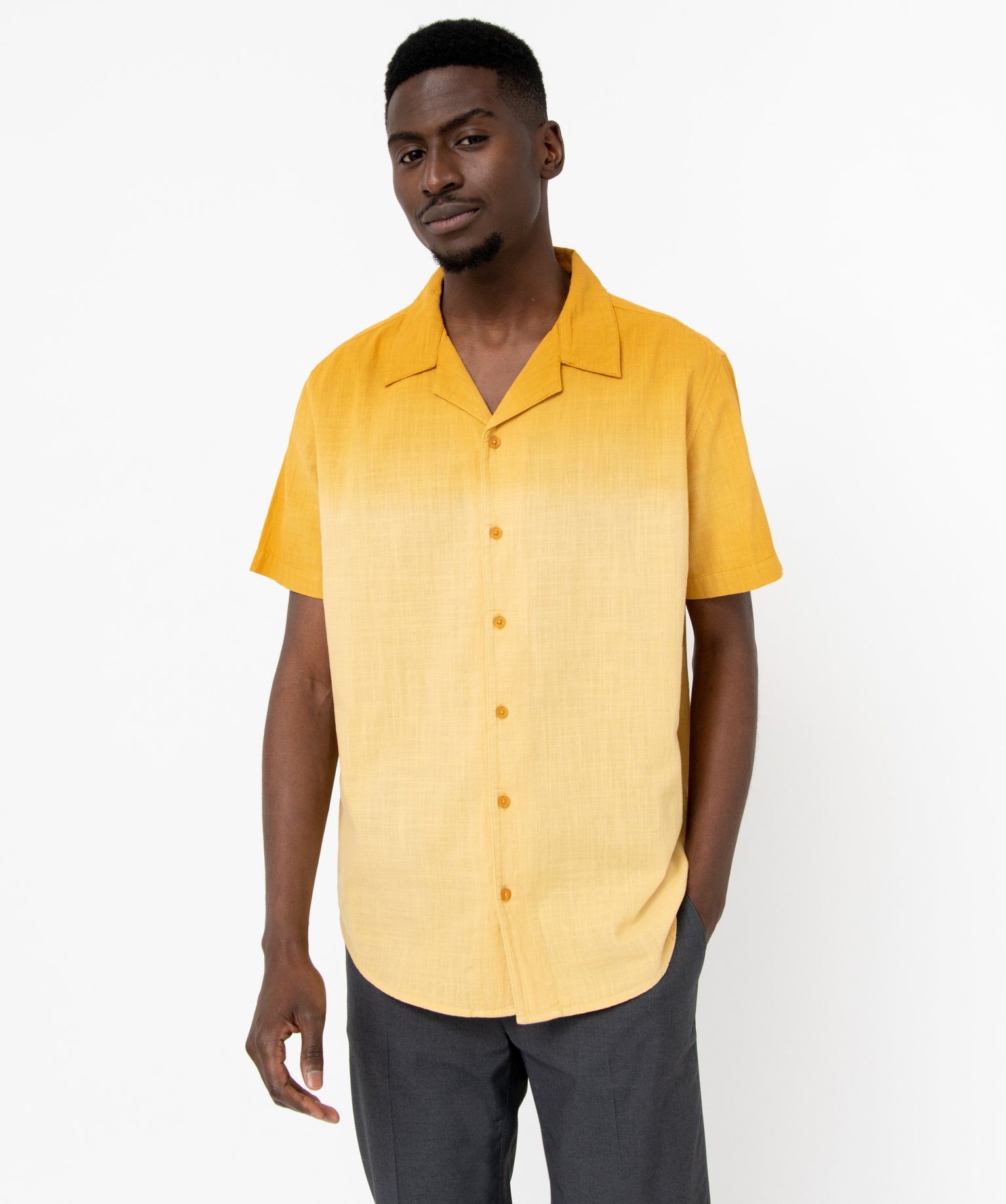 Chemise à manches courtes avec col cubain homme jaune | GEMO
