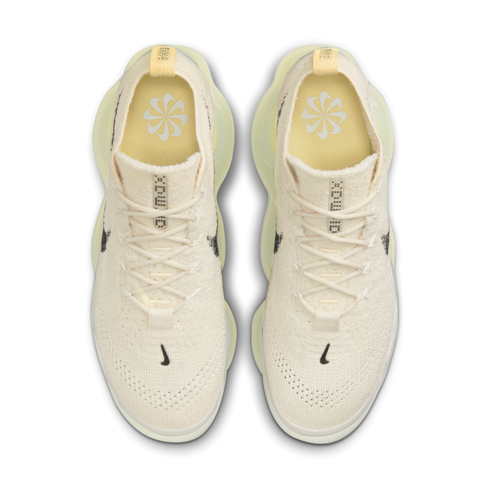 Nike Wmns Air Max Scorpion Flyknit DJ4702-001 / weiss