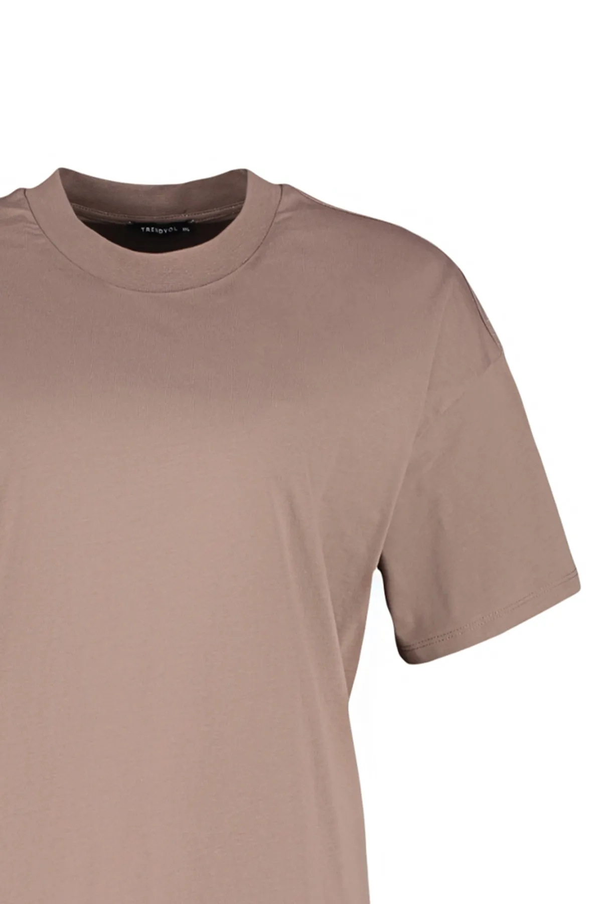 Trendyol Curve  Braunes, geripptes, weit geschnittenes Basic-Strick-T-Shirt mit Kragen TBBSS23BF00017