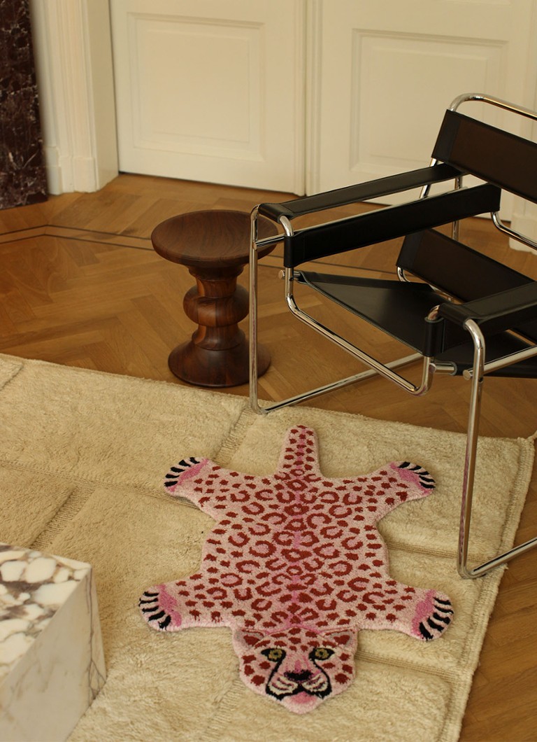 Doing Goods Loony Pink Leopard Small rug 92 x 62 cm