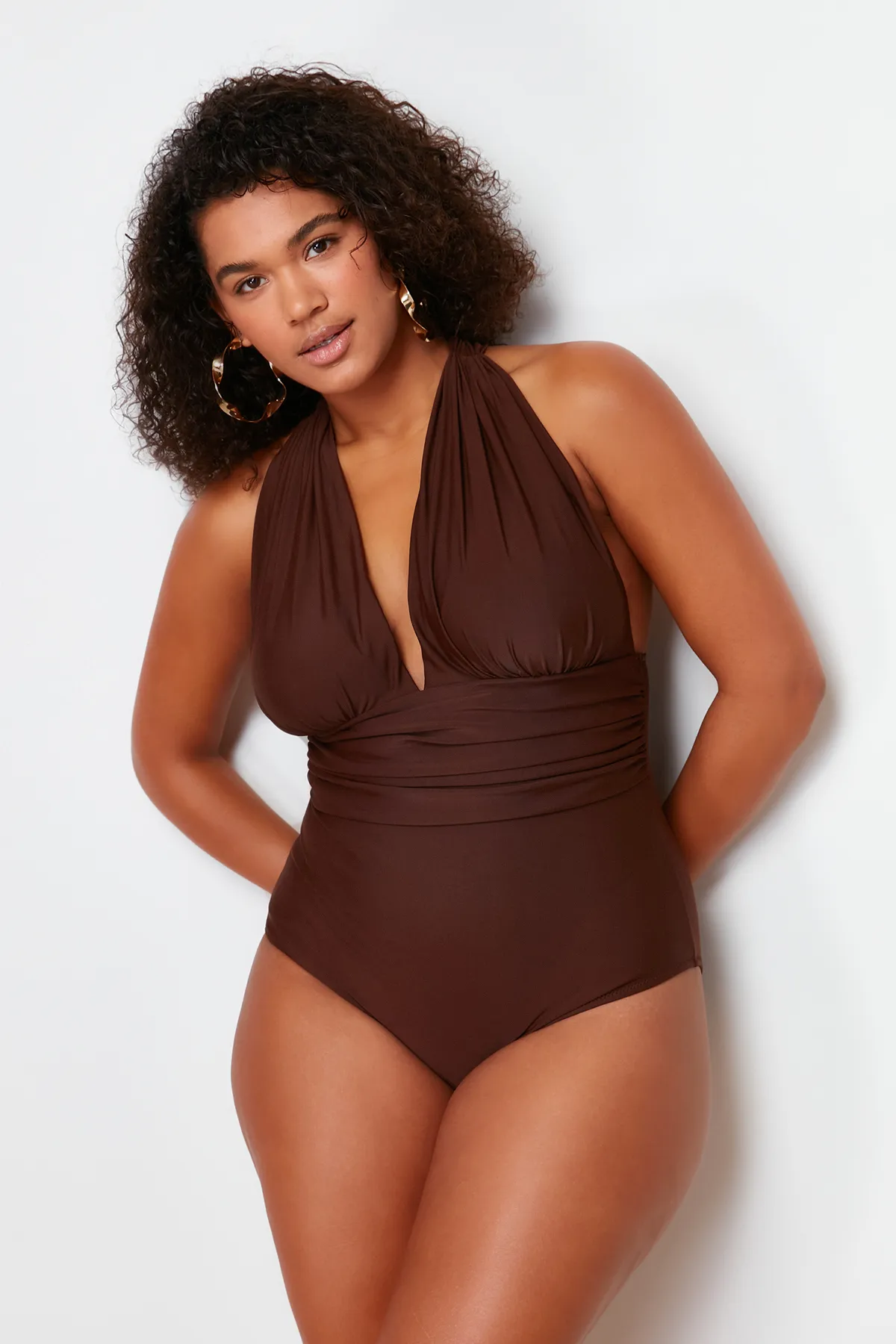 Trendyol Curve  Brauner Cross-Recovery-Badeanzug mit tiefem V-Rücken TBBSS23AM00000
