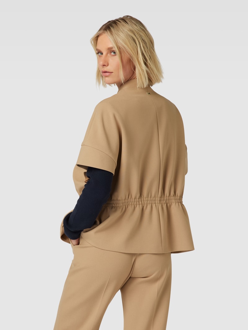 Blazer mit Eingrifftaschen in camel