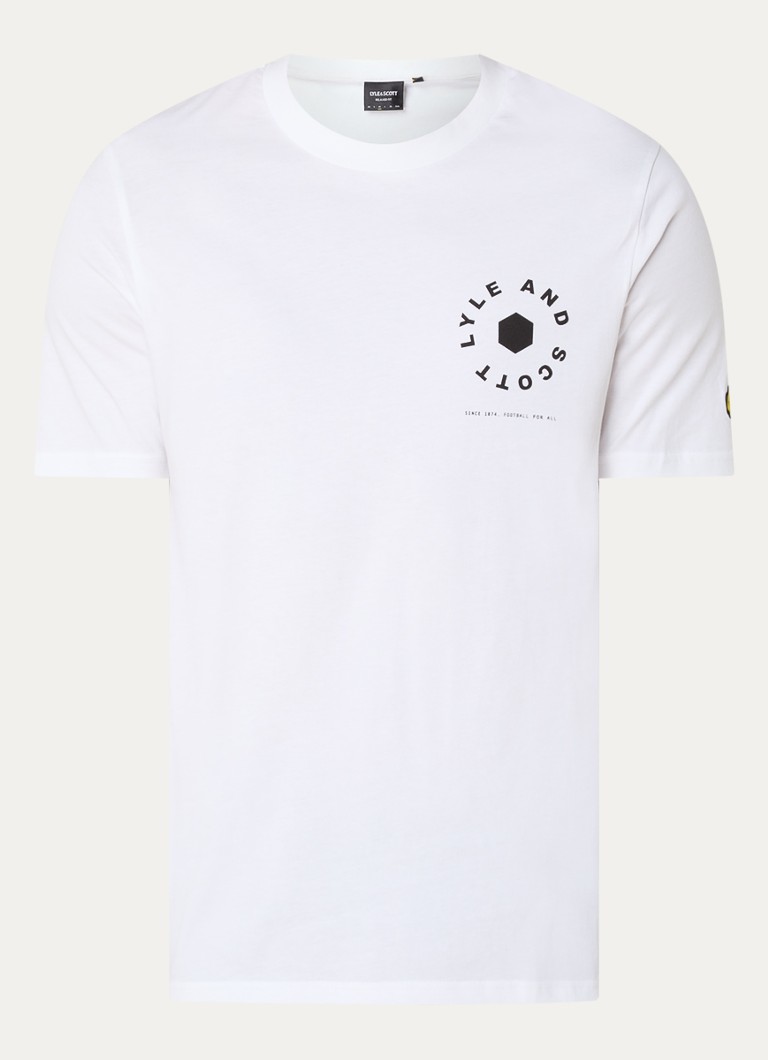 Tricou Lyle & Scott cu logo și imprimeu pe spate.