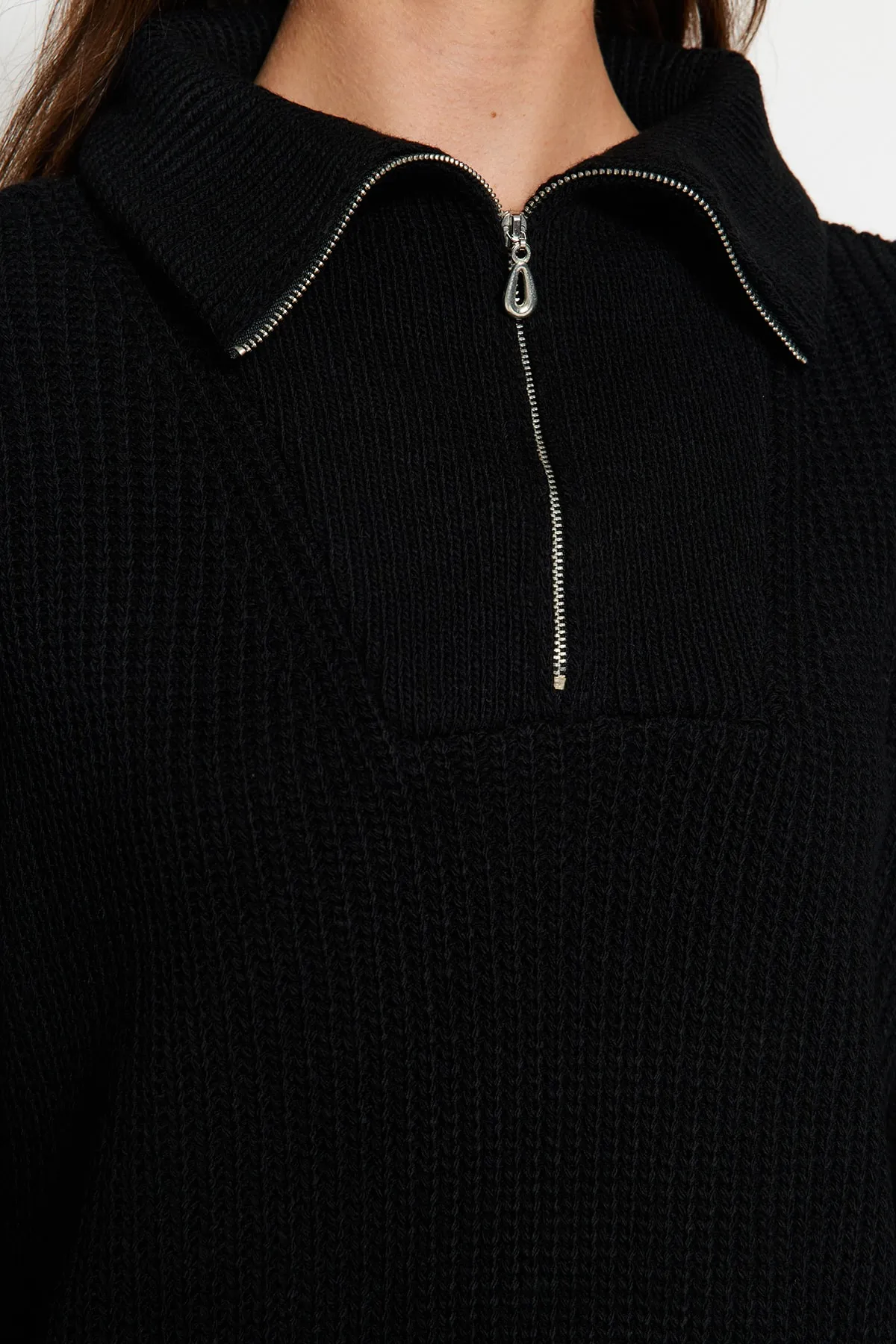 Trendyol Collection  Schwarzes Mini-Strickkleid mit Reißverschluss TWOAW24EL00062