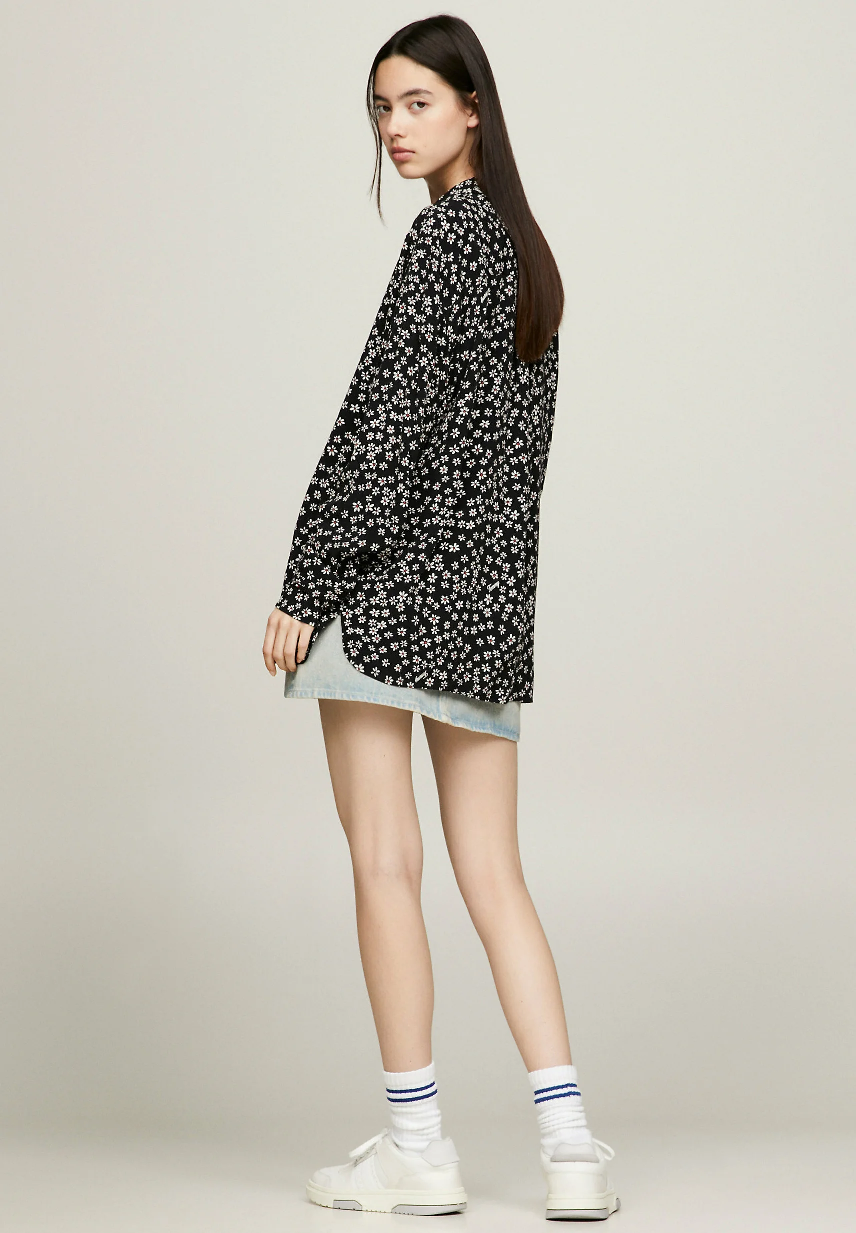 Camisa Tommy Jeans con estampado floral DITSY de corte boyfriend