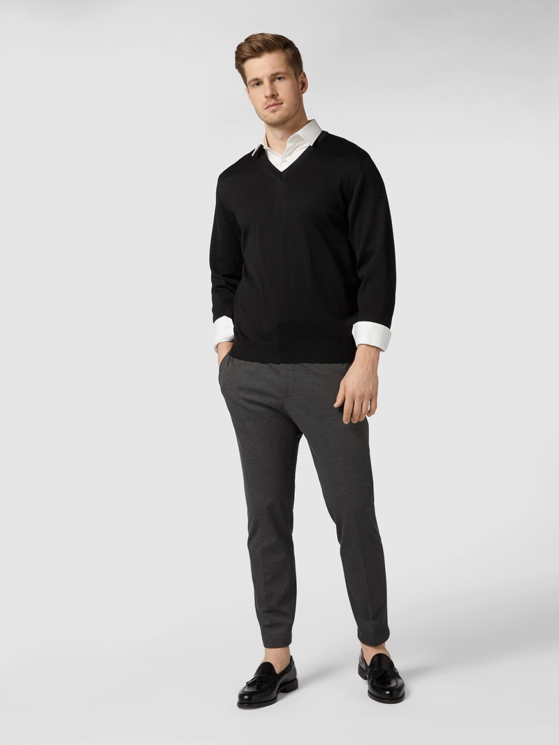 Pullover aus Schurwolle in schwarz