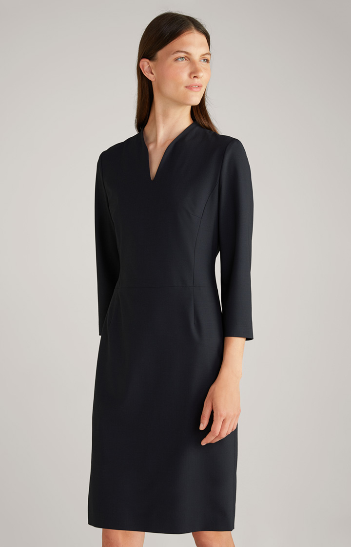 Etuikleid in Navy