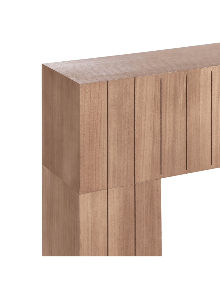 Beliani Kaminumrandung BUNBURY in Heller Holzfarbton - (W) 110 x (H) 100 x (L) 23 cm günstig kaufen onesize