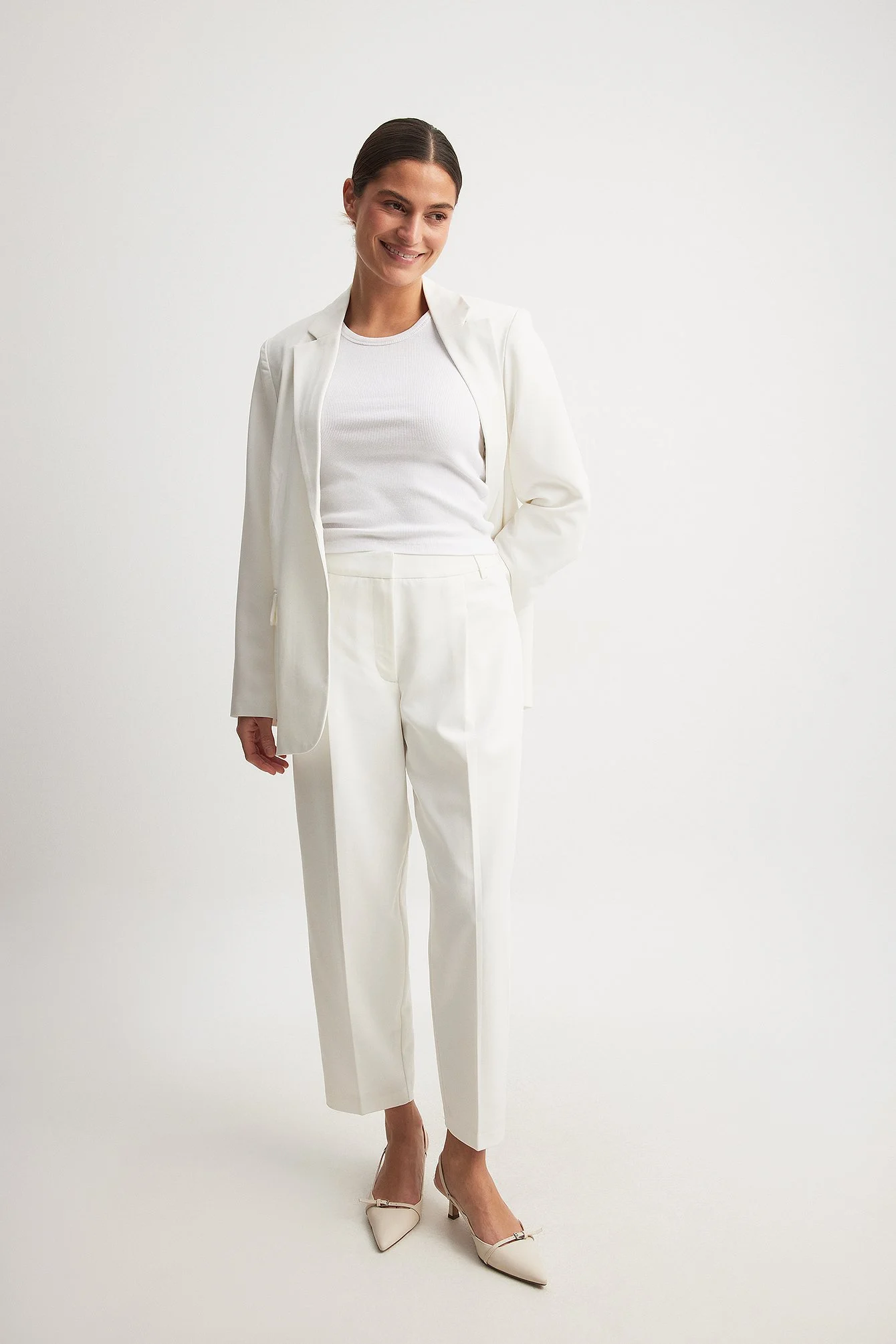 Cropped-Anzughose mit mittlerer Taille