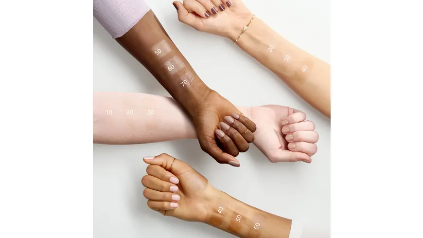 essence MAGIC FILTER glow booster 14 ml 10 - Light