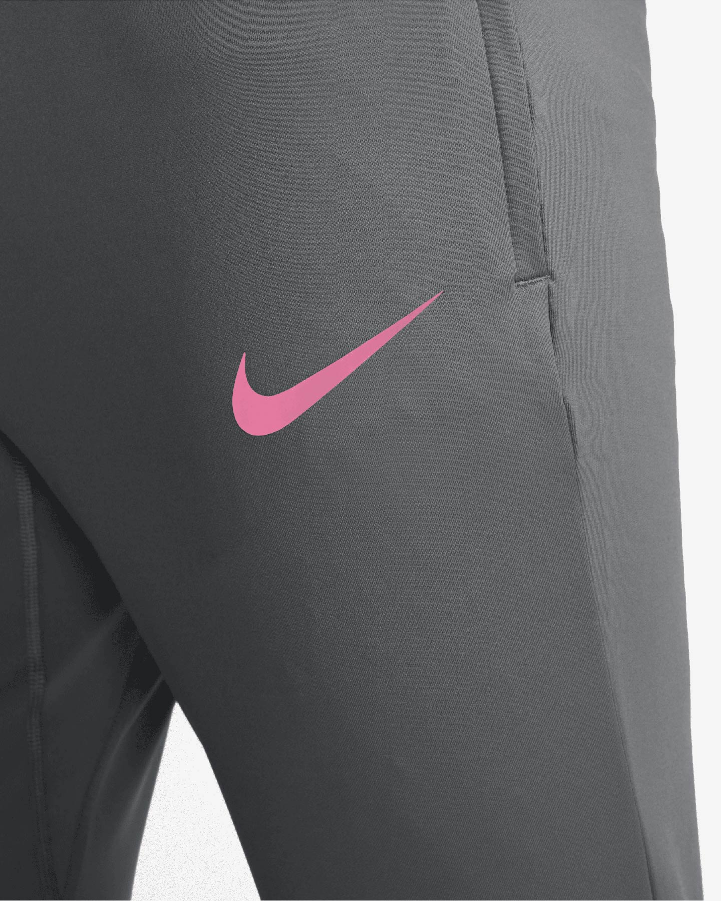 Futbalové šortky Nike Dri Fit Strike Global M FN2405-069
