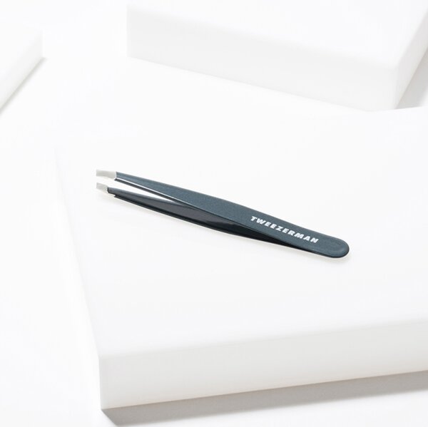 Tweezerman Slant Tweezer - Schräge Pinzette, Blue Stone Pinzette