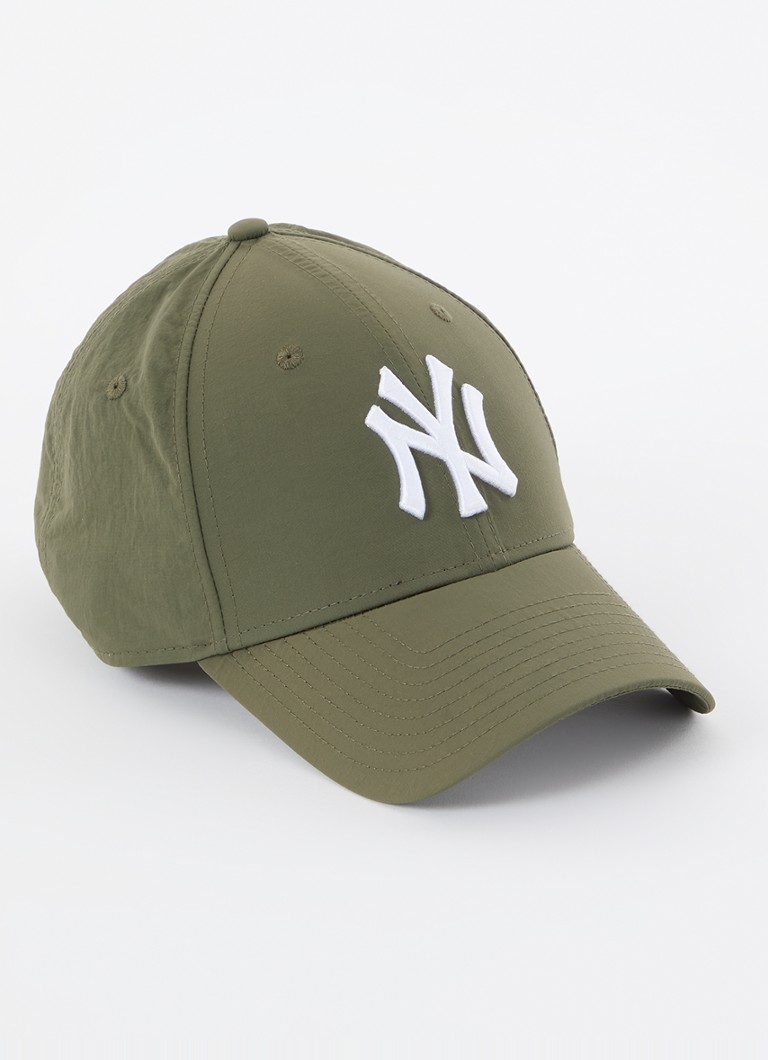 New Era sapka logós hímzéssel
