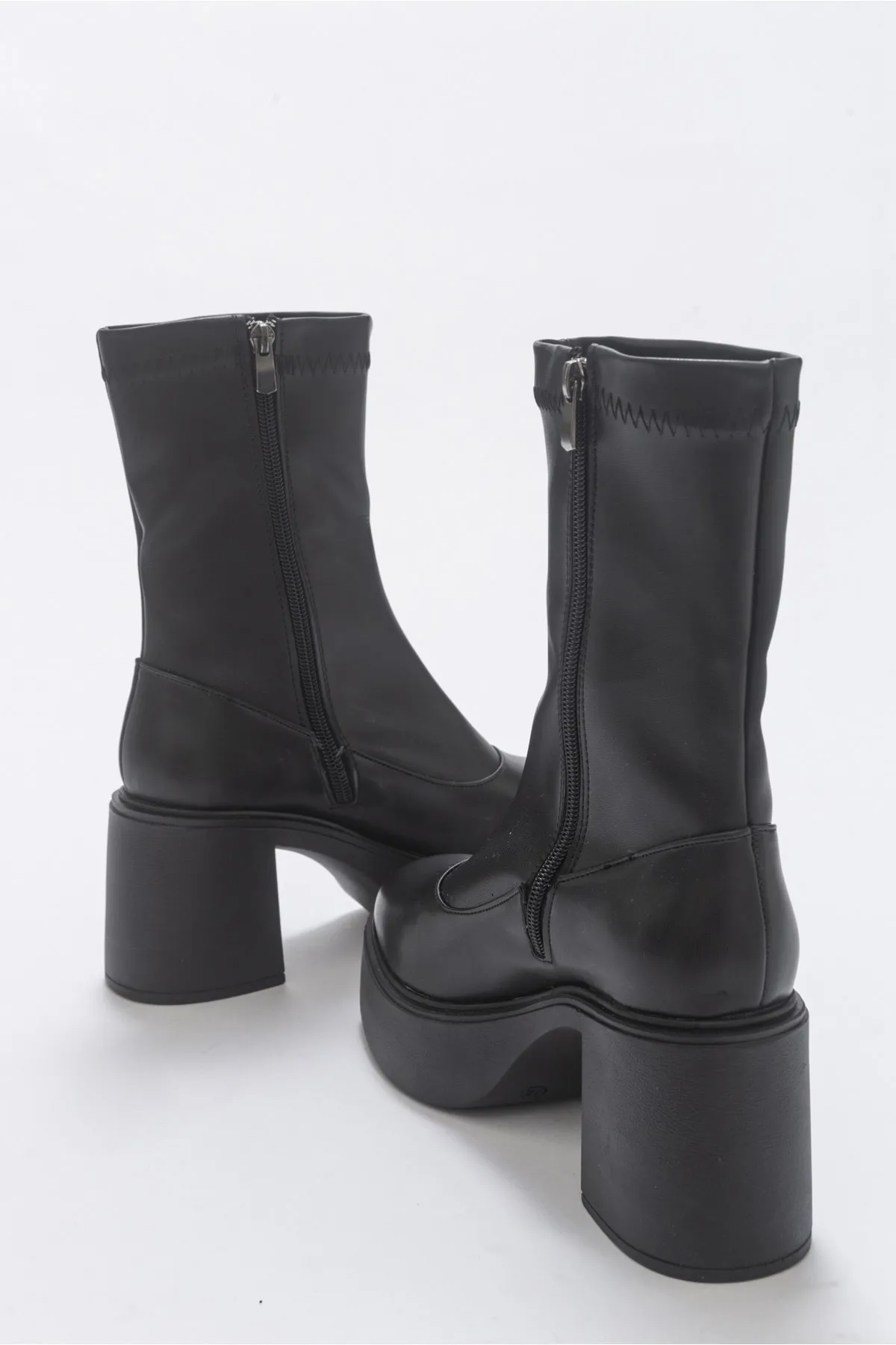 LuviShoes  Poppy Black Skin Damenstiefel
