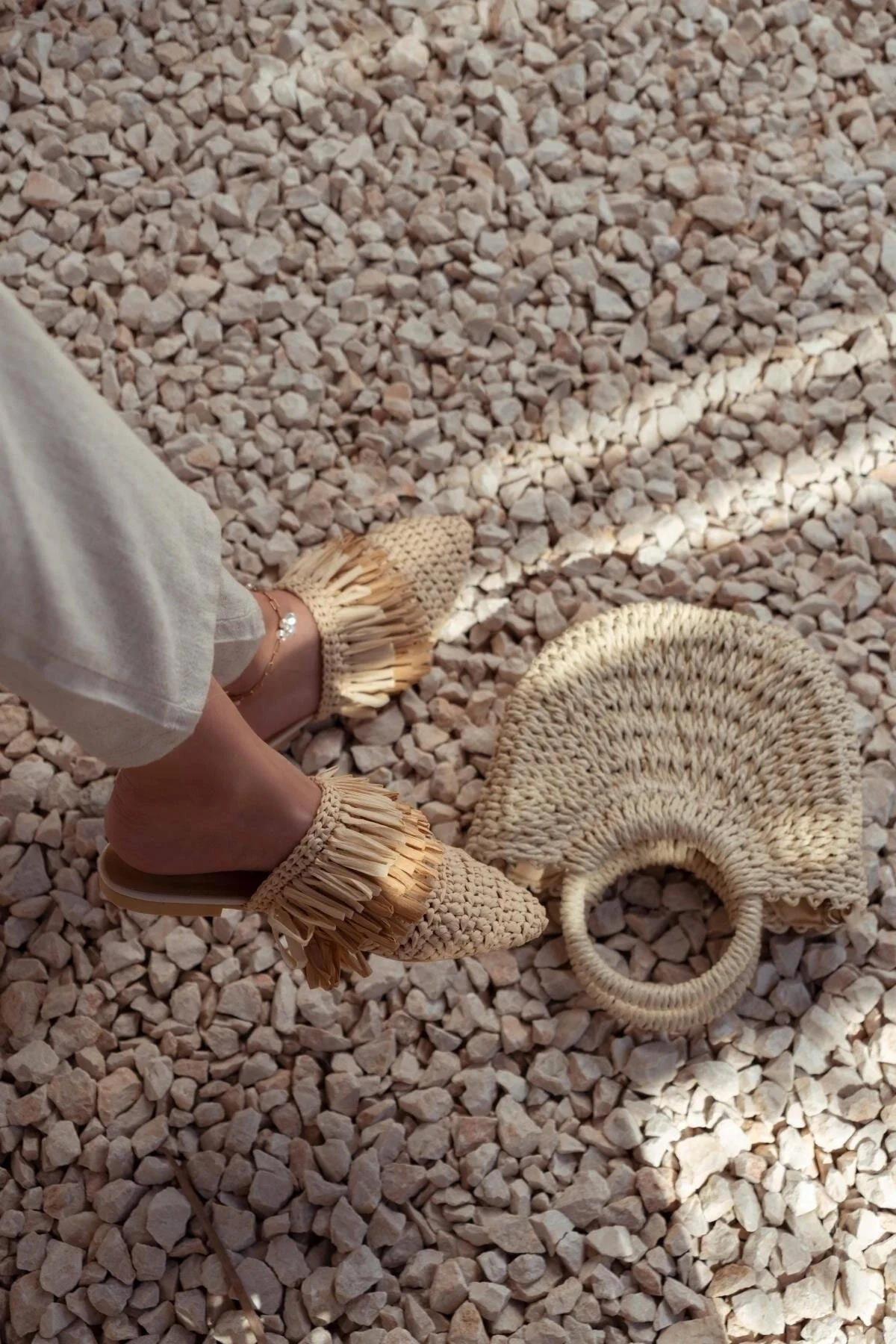 NİŞANTAŞI SHOES  Viana Beige Gestrickte Damenhausschuhe mit Quasten in Beige und Tan