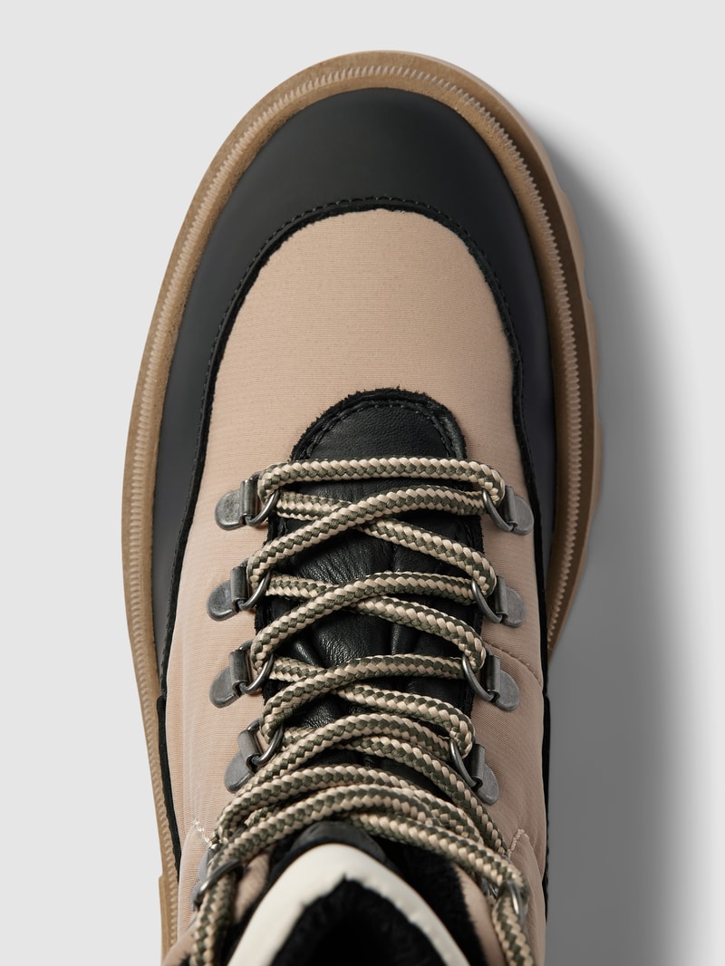 Schnürboots mit Label-Details in schwarz