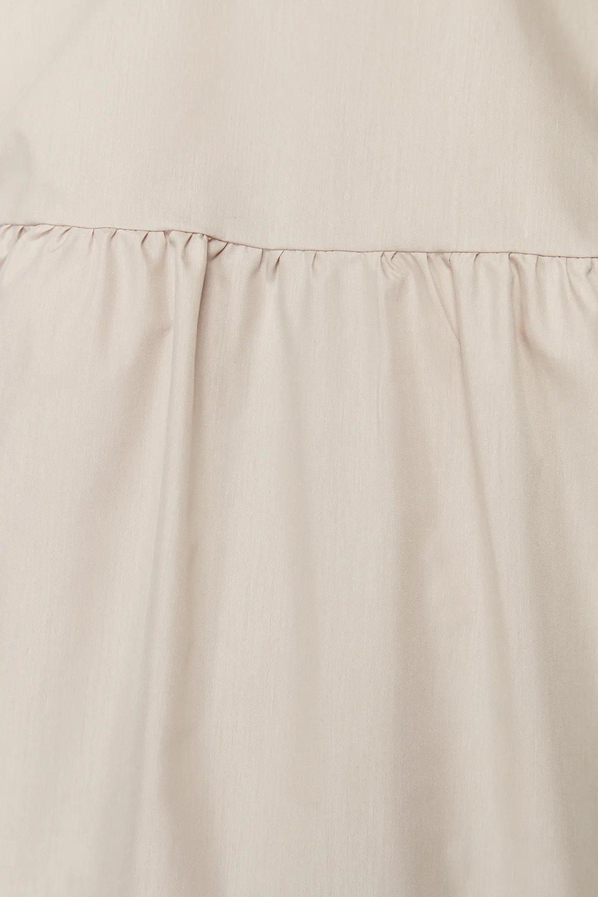 Trendyol Modest  Gewebtes Baumwollhemd mit Bindedetail auf der Rückseite in Stein TCTSS24UK00020