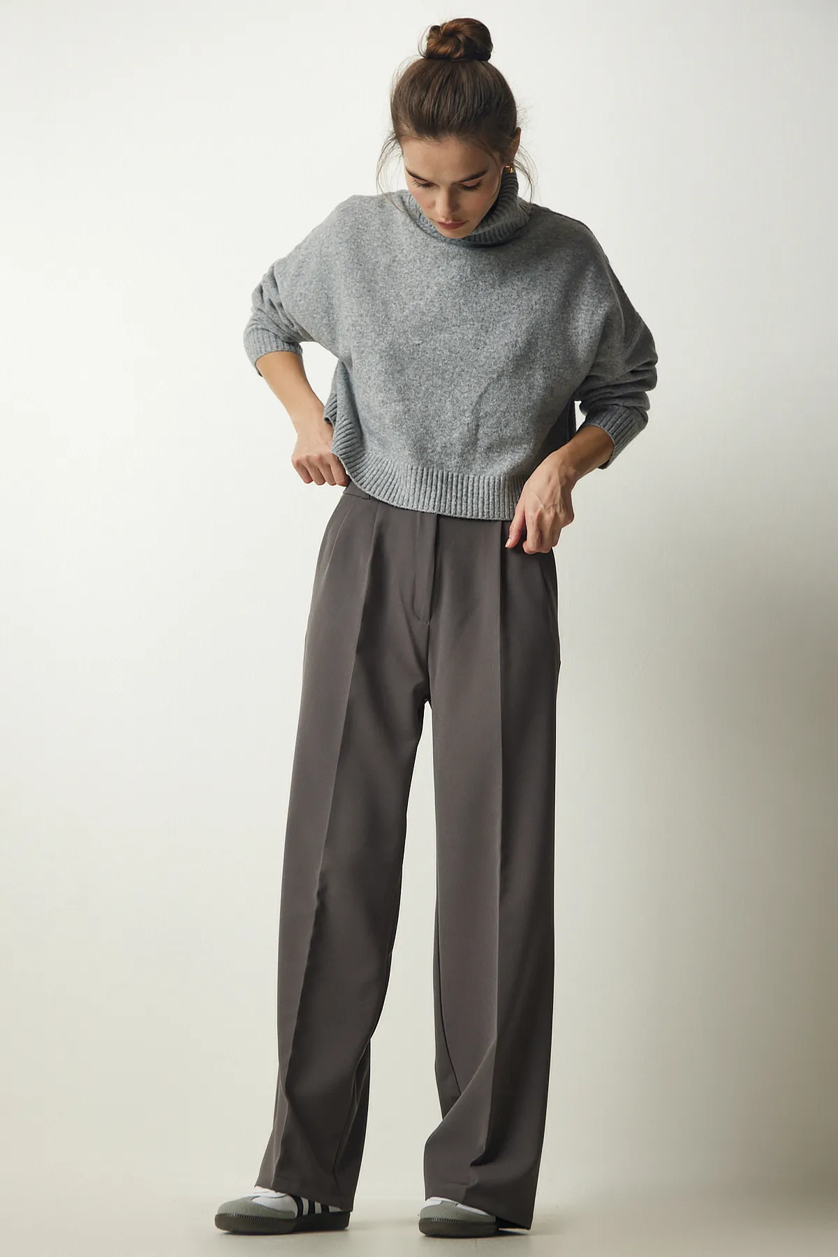 Happiness İstanbul  Graue Palazzo-Hose mit Taschen für Damen DW00001