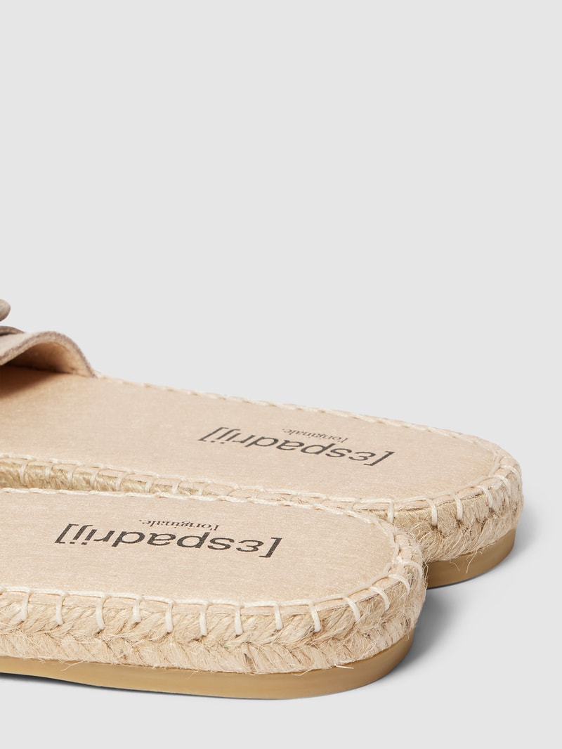 Pantolette mit Dornschließe in beige