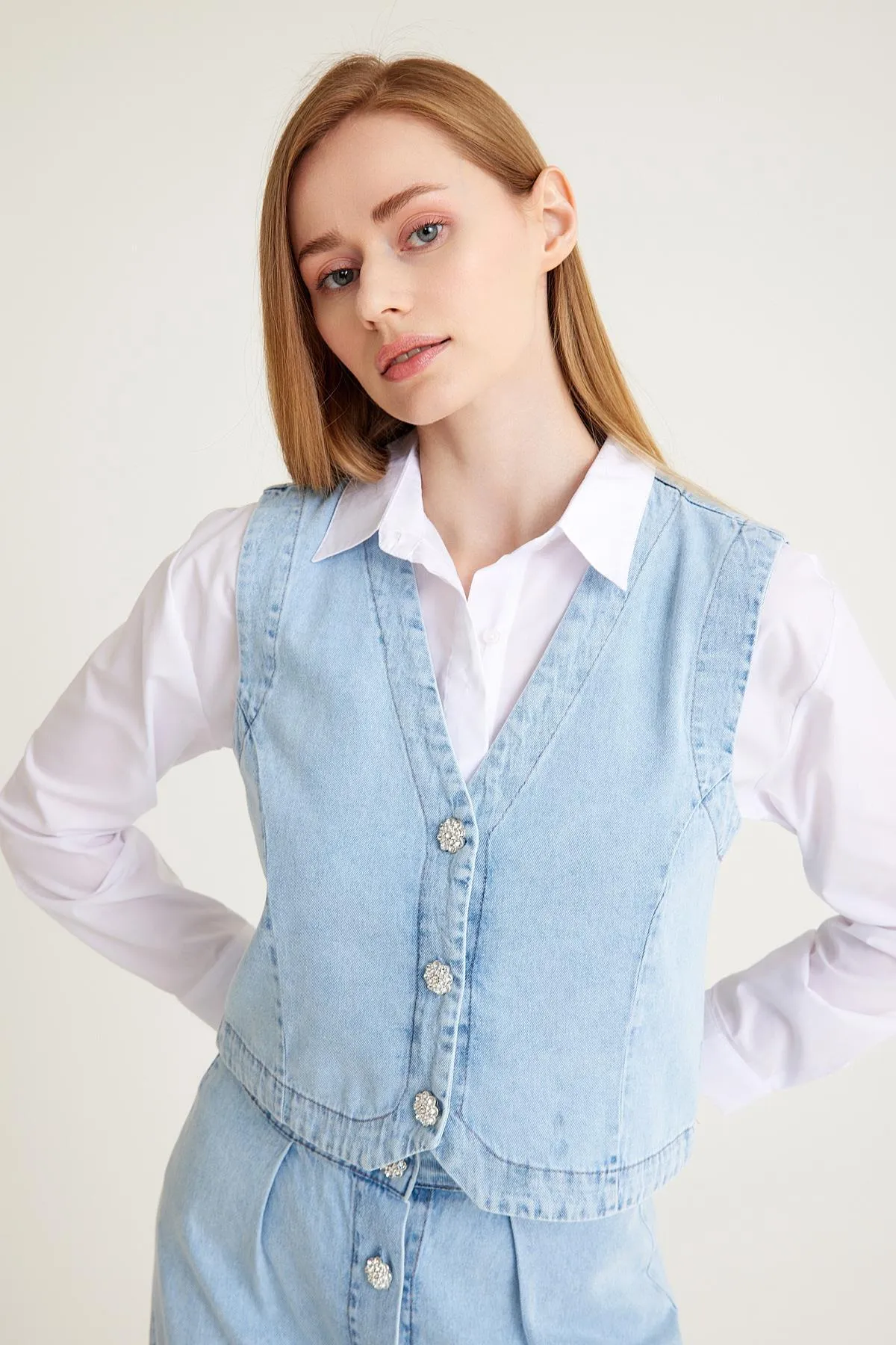 Olcay  BLAUES Jeans-Set – Weste, Hemd und Rock mit Steindetails 9228-YTK