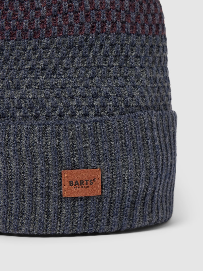 Mütze mit Label-Detail Modell 'Miguen' in dunkelblau