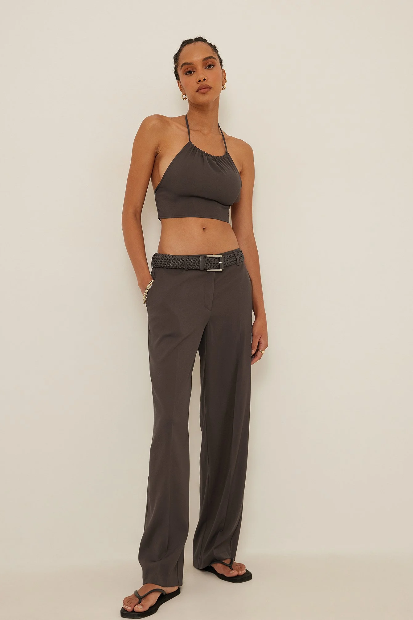 Crop-Top mit Neckholderausschnitt und Schnürdetail