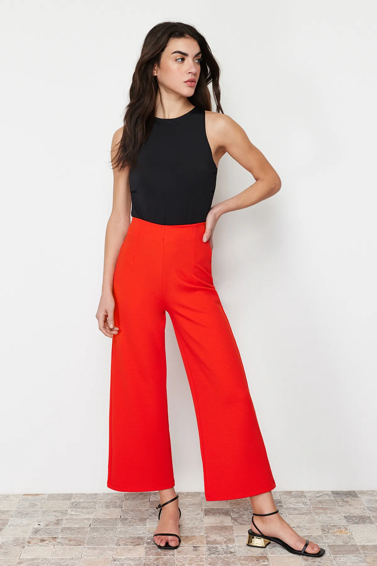 Trendyol Collection  Rote, dehnbare Culotte-Hose mit hoher Taille - TWOSS24PL00036