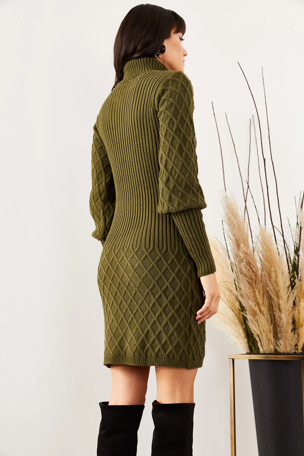Olalook  Strukturiertes Strickkleid für Damen in Khaki mit Ärmeln und Rock ELB-19001302