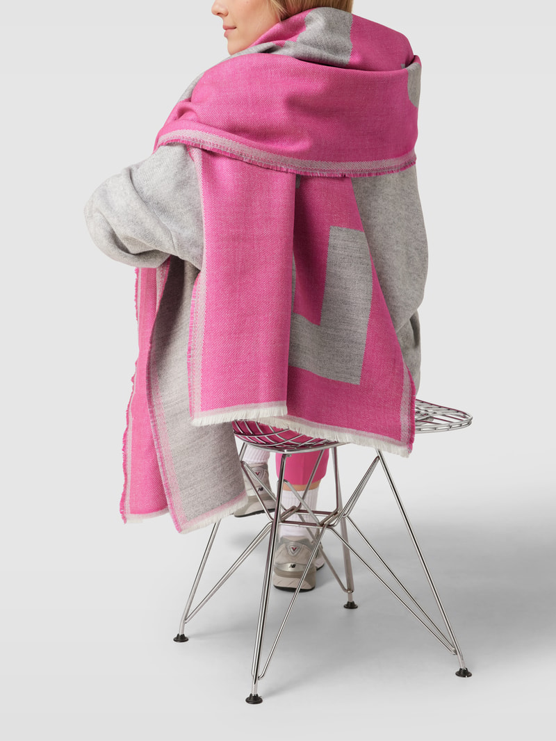Schal mit Label-Print in mittelgrau