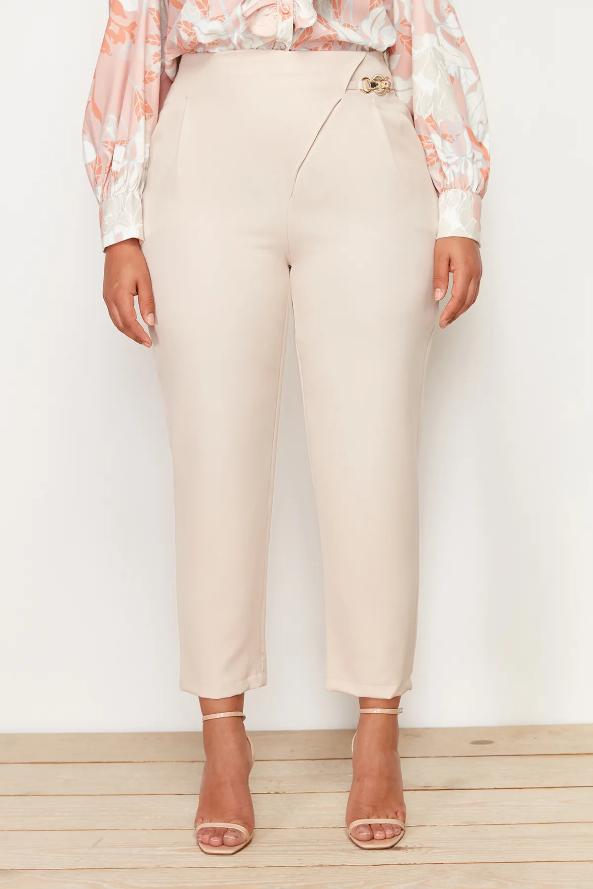 Trendyol Curve  Steingewebte Hose TBBSS24AR00003