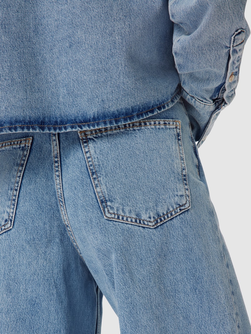 Relaxed Fit Jeans mit Kontrastnähten - Ana Johnson X P&C in jeans
