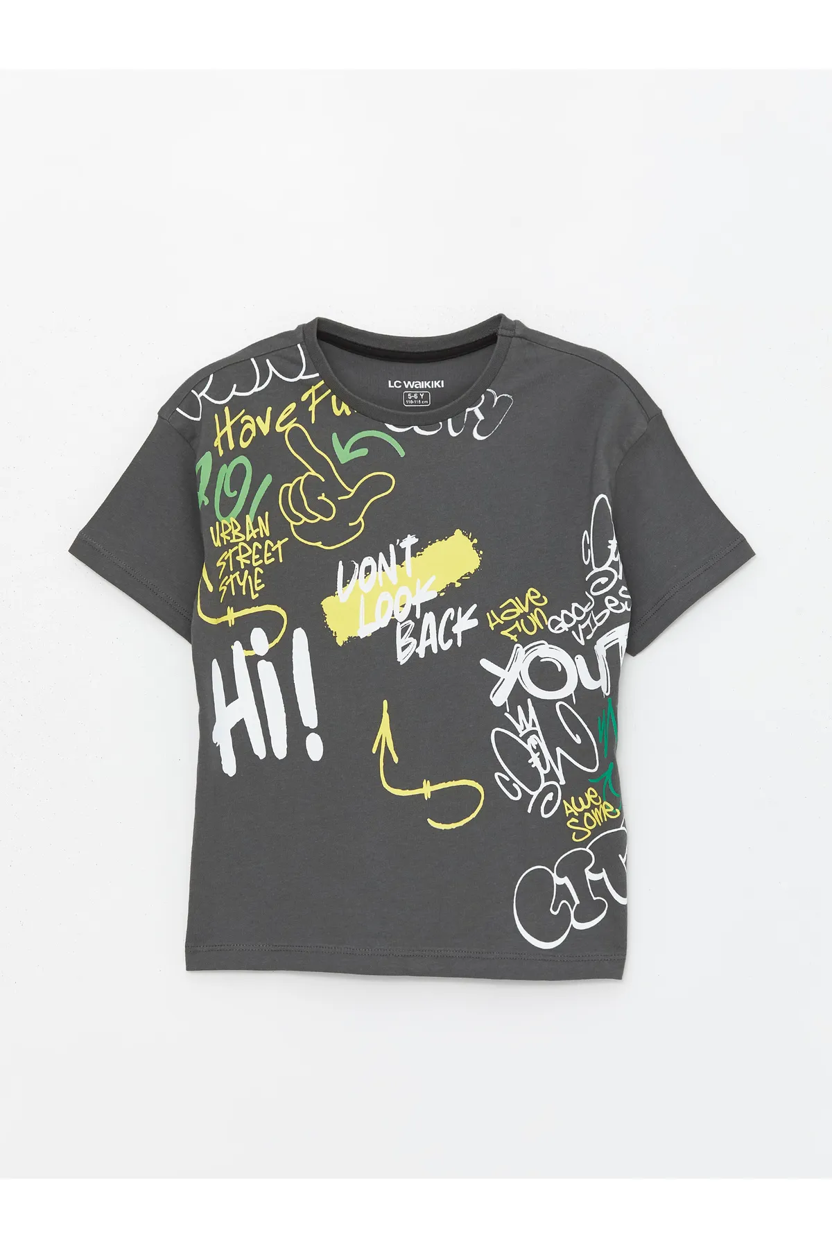 LC Waikiki  Jungen-Pyjama-Set mit Rundhalsausschnitt, kurzen Ärmeln und Shorts
