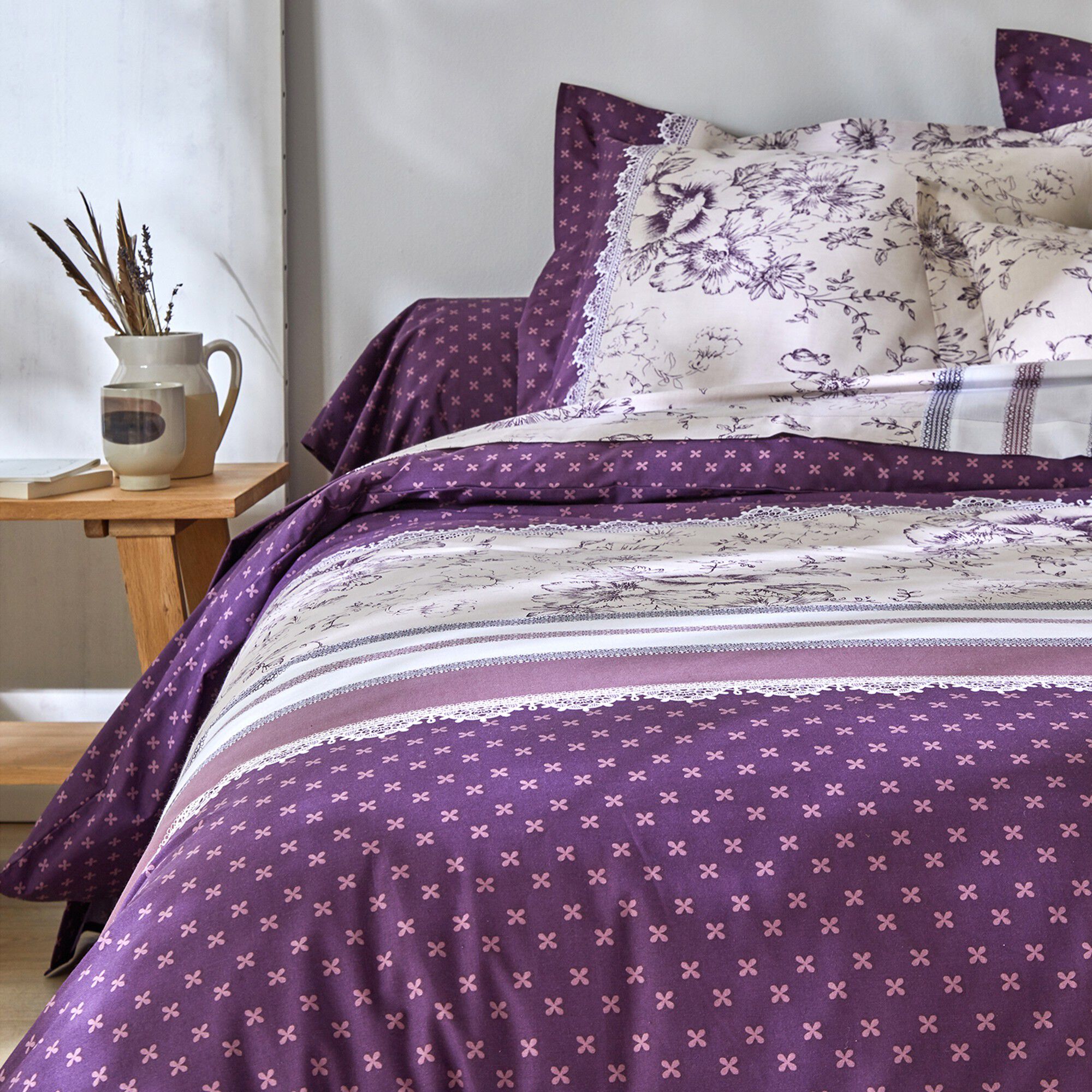 Linge de lit Gabrielle en coton imprimé pois, fleurs et dentelle