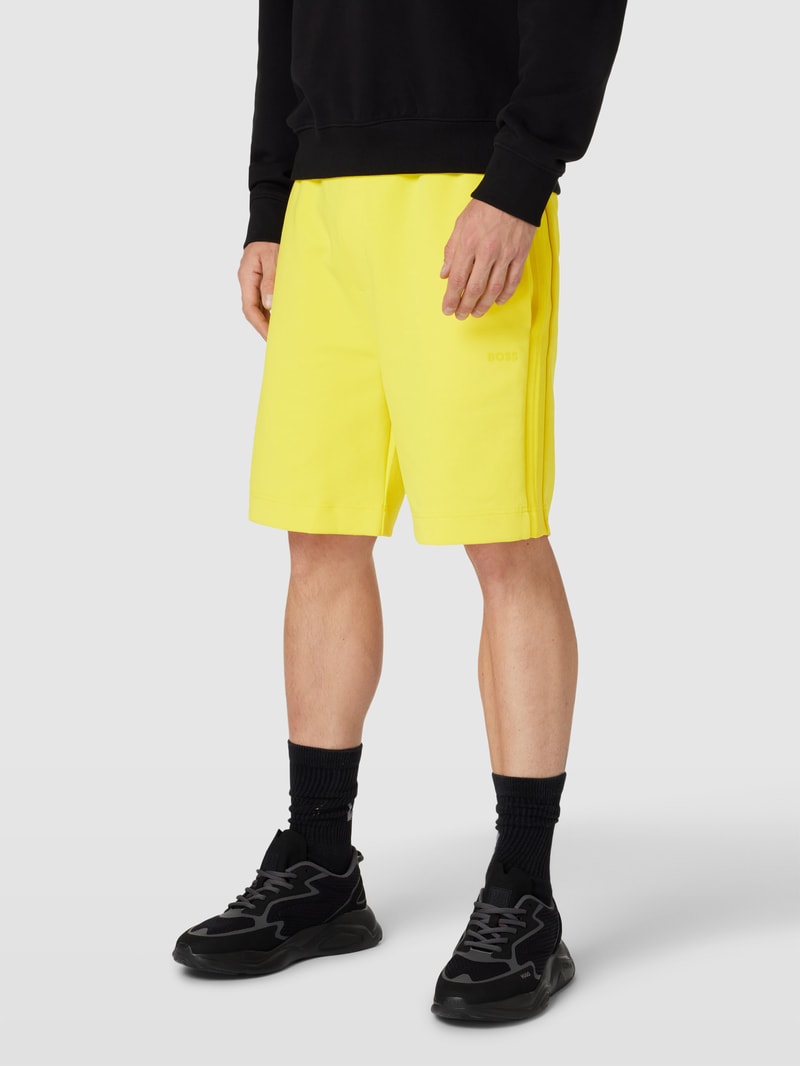 Sweatshorts mit Galonstreifen Modell 'Headlo' in gelb