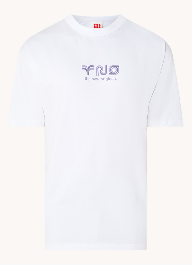 Tricou original nou, cu logo și imprimeu pe spate.