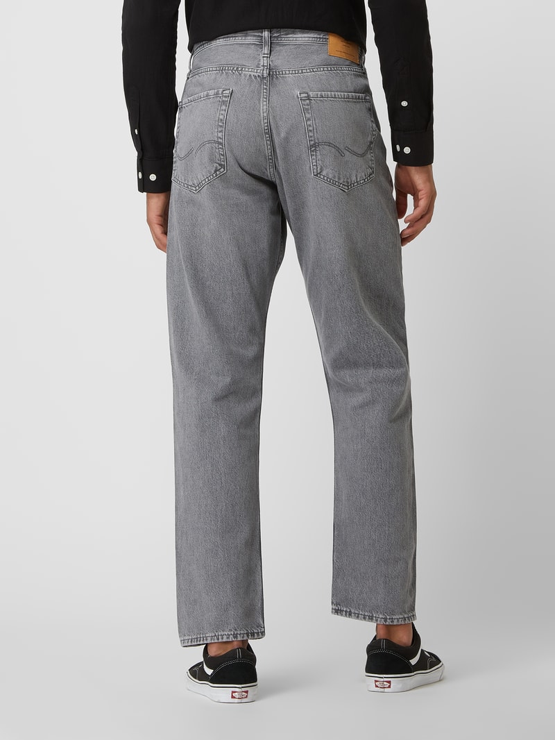 Loose Fit High Rise Jeans aus Baumwolle Modell 'Chris' in hellgrau