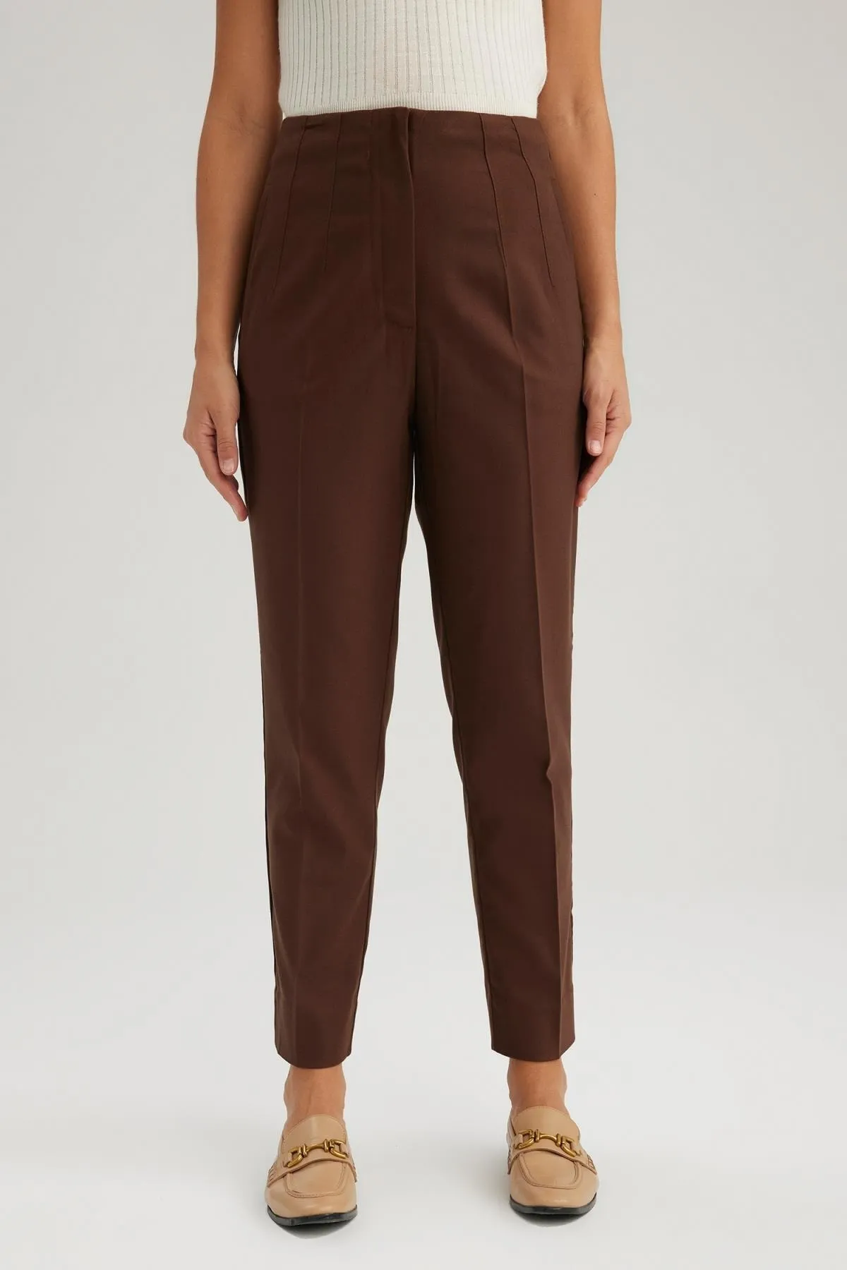 DeFacto  Slim Fit Hose mit hoher Taille und kurzem Bein und Taschen A5197ax23wn