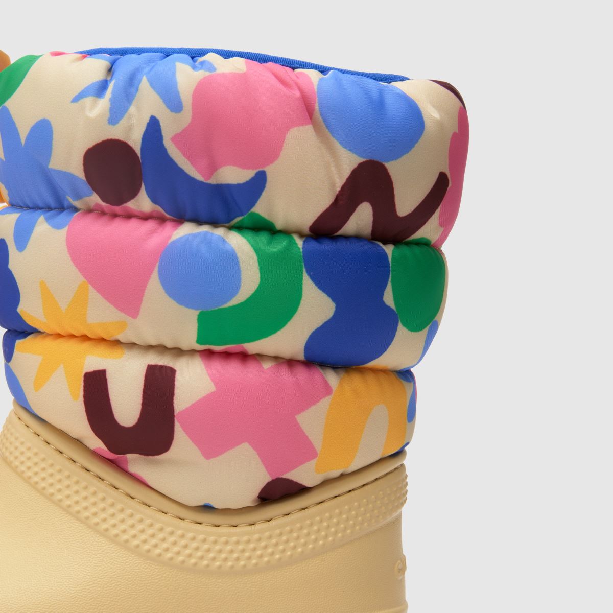 Crocs benvita multifärgade klassiska neo puff-kängor för barn