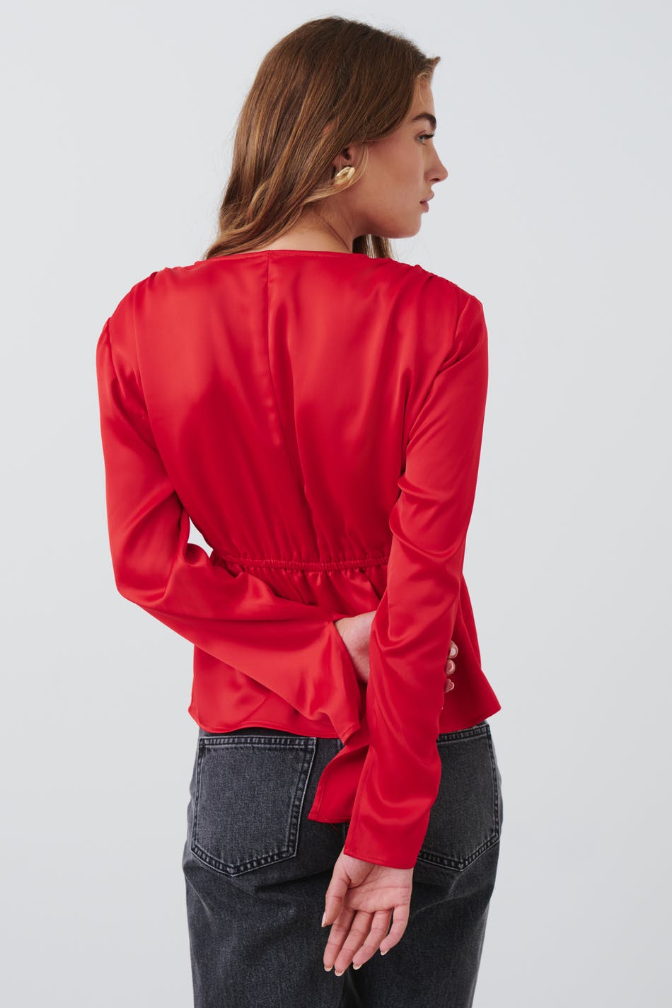 Shoulder pads blouse