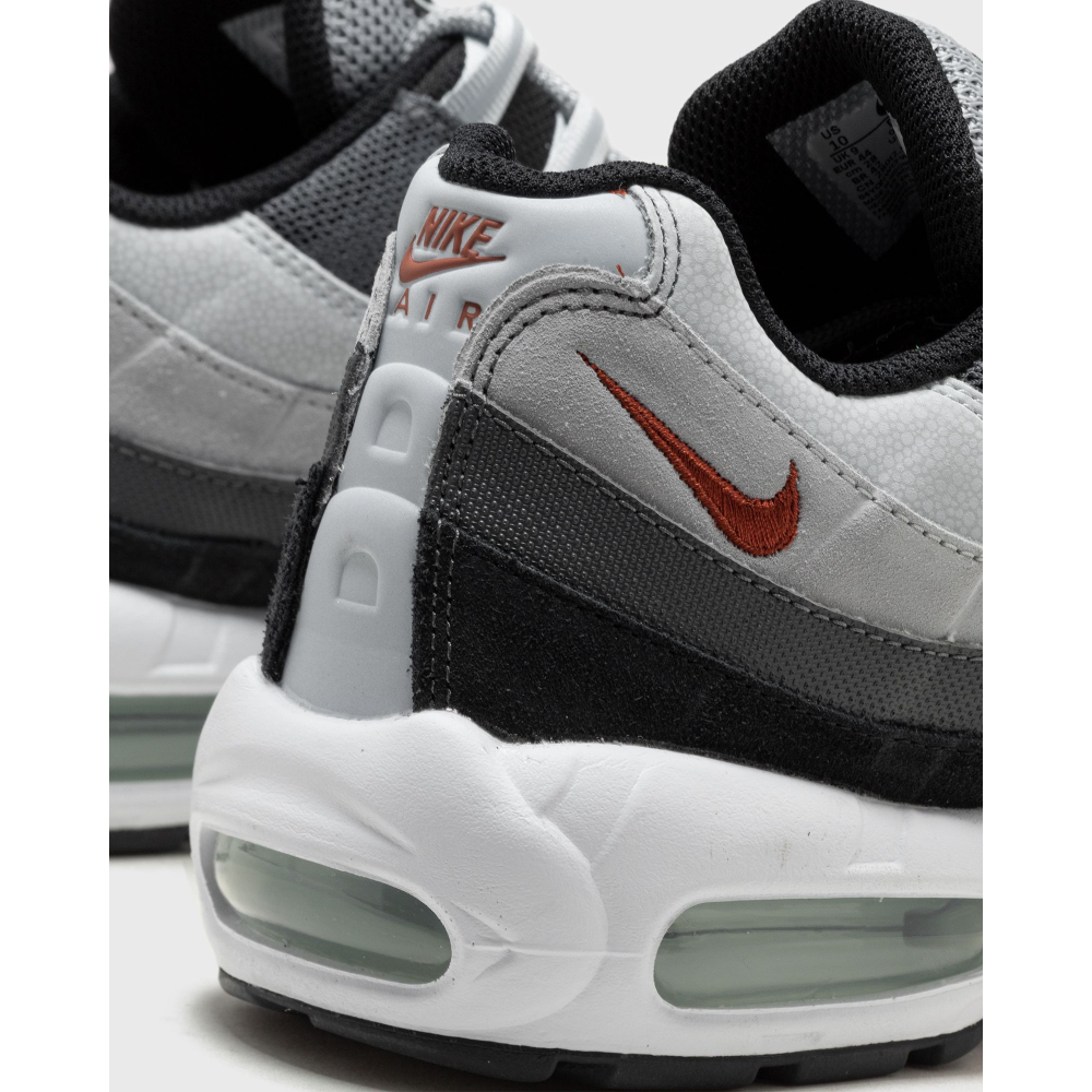 Nike Air Max 95 DM0011-011 / grau