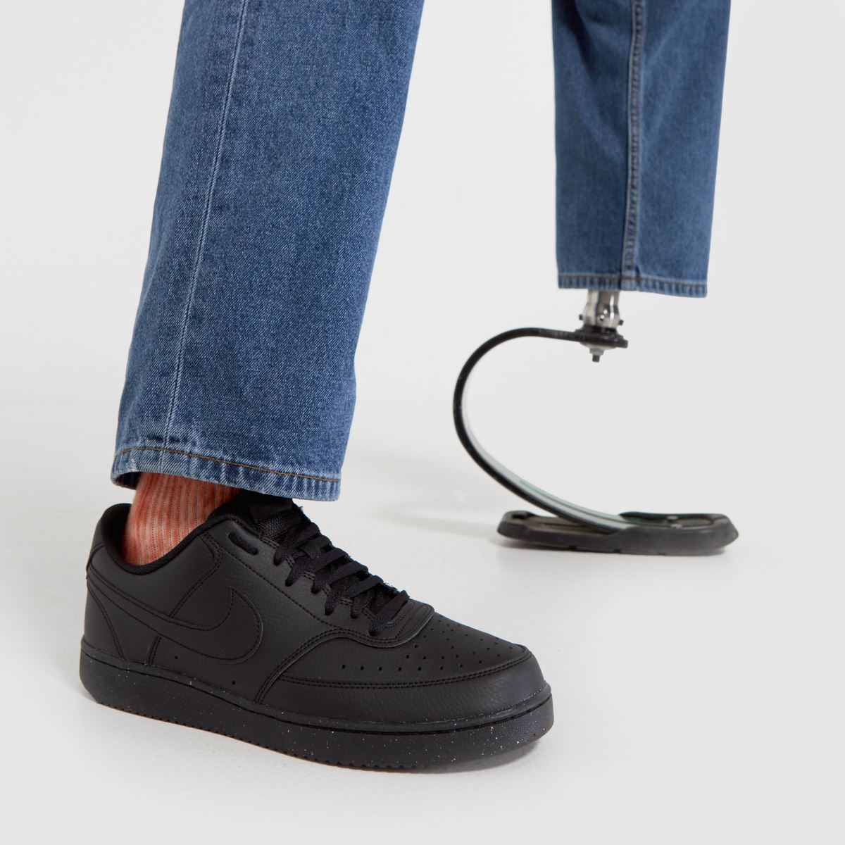Nike – Court Vision – Svarta sneakers med låg midja