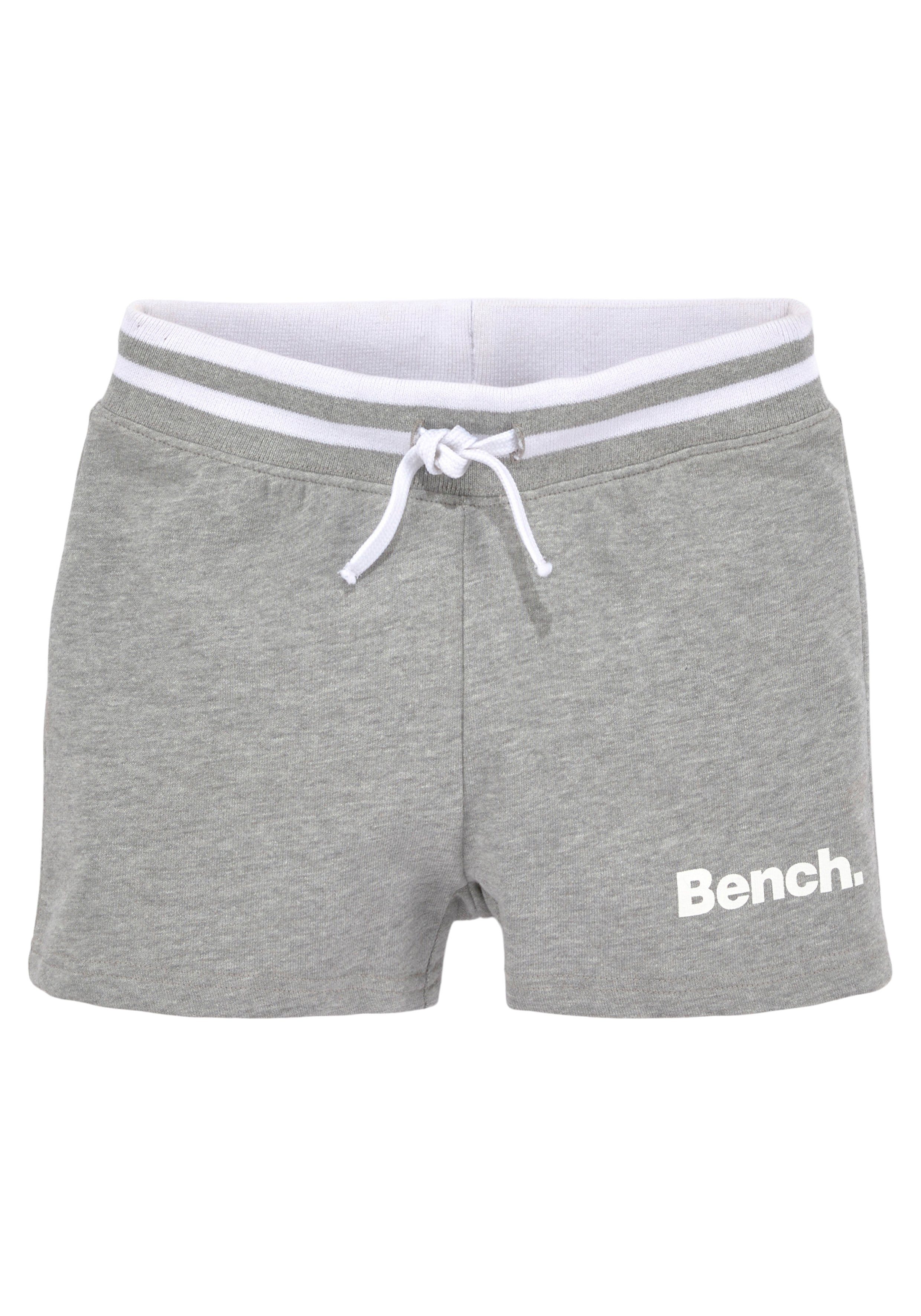 Bench. Sweatshorts mit Logo-Druck