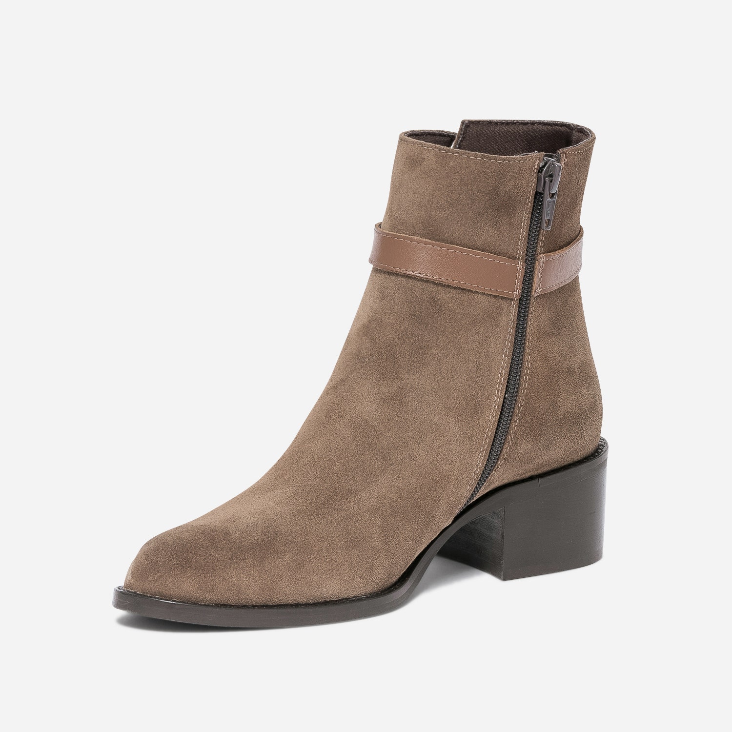 Boots marron en cuir velours à bride