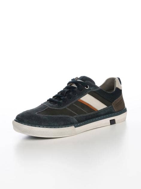 Schnürschuh in modischer Farbkombination