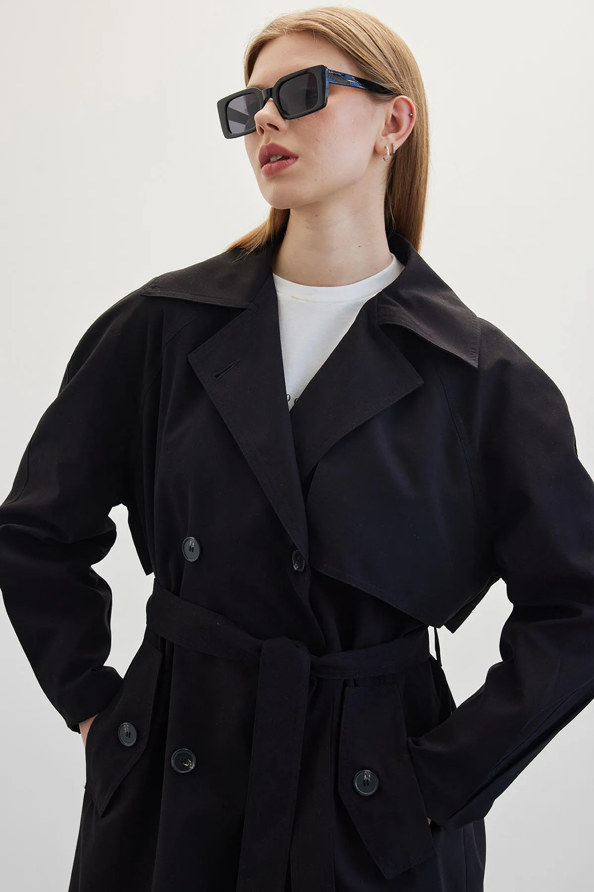 Manuka  Zweireihiger Trenchcoat in Schwarz